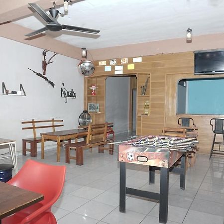 SPOT ON 2200 Hotel Gunung Sari Rantauprapat Exterior foto
